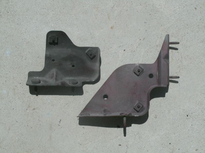 2000 camaro front r/h passenger side bumper bracket mount panels