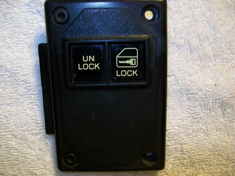 Power door lock switch  (right) yellow lettering - camaro (fits:82-92) 