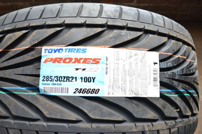 2 new 285 30 21 toyo proxes t1r tires