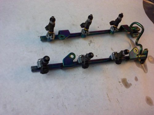 05 06 nissan 350z fuel injection rail w/ fuel injectors (6); (bosch)