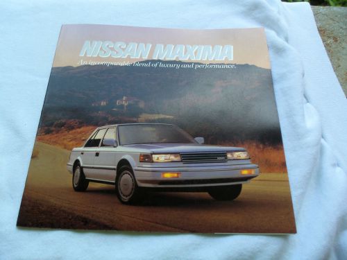 1986 nissan maxima original dealer sales brochure