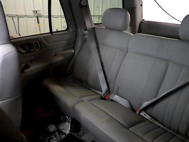 2003 chevy s10 blazer rear seat belt & retractor only rh passenger gray