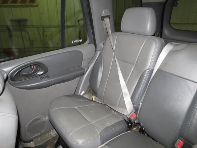 2002 chevy trailblazer rear seat belt & retractor only rh passenger gray