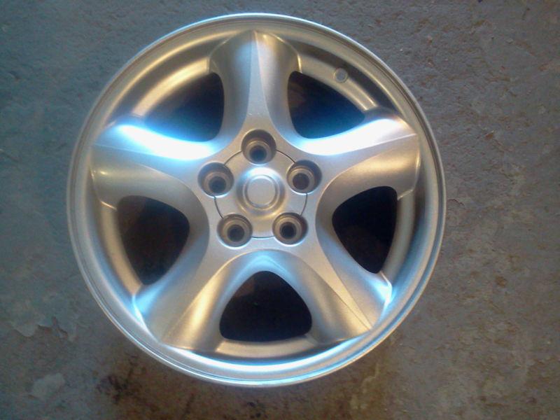 * 16 inch factory alloy rim - 2000-2006 ford taurus