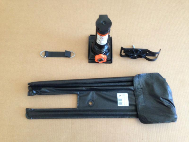 1999-2012 ford f250 super duty and f350  jack and tool kit in great condition