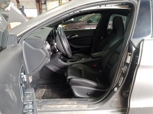 Air bag assembly lh driver side knee / 2019 cla250 sku#3897044