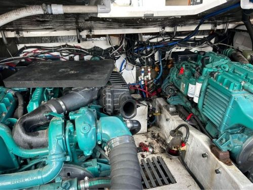 Volvo penta kamd-300  , marine diesel engine , 6 cylinder 300 hp pair