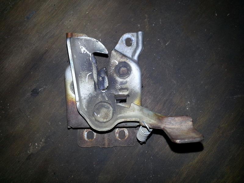 1998 geo metro hatchback hood latch   chevy metro