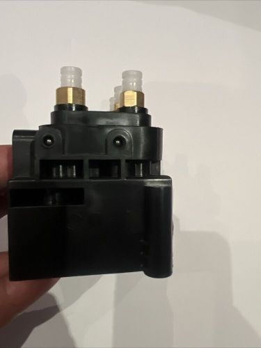 Air suspension valve solenoid block for mercedes-benz w164 w166 w221 w251 w212