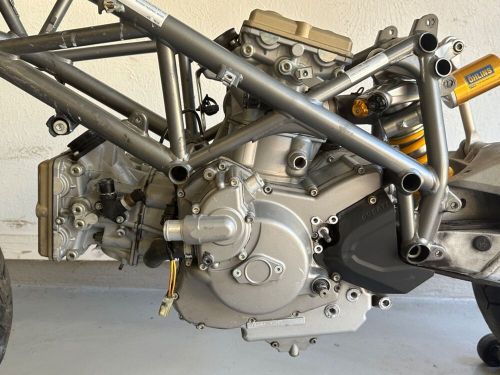 Ducati 848 engine motor complete 4k miles super clean - located in houston texas