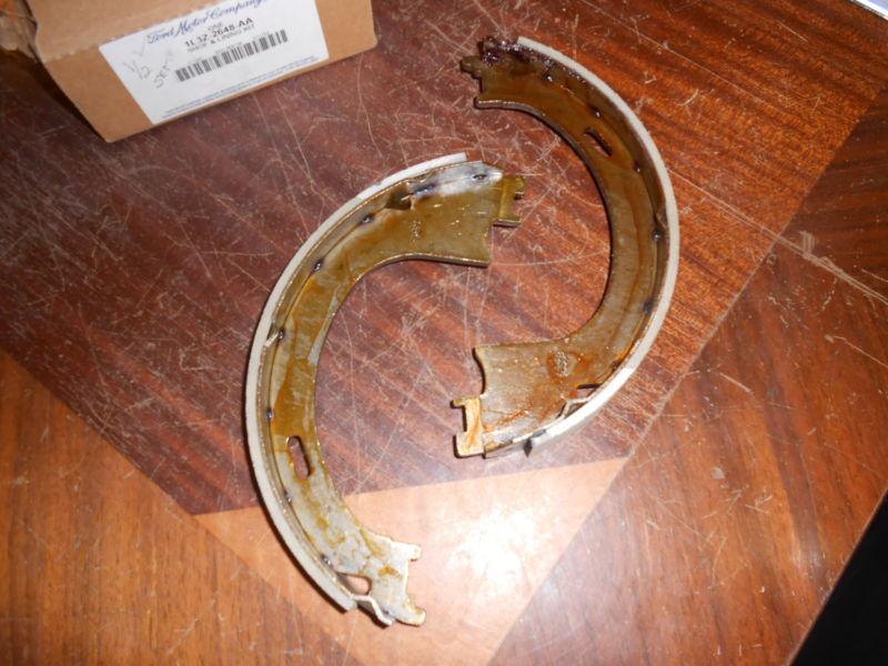 Nos.1997-01ford expedition, navigator 1/2 set shoe &lining kit.1l3z-2648-aa.oem.