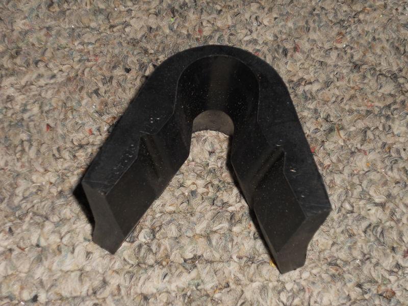 Nos 1976 - 1979 ford f100 f150 4wd front axle radius arm bushing insulator new