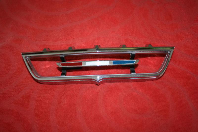 Nos 68 1968 ford torino grill emblem ornament ranchero fomoco c8oz-8213-b