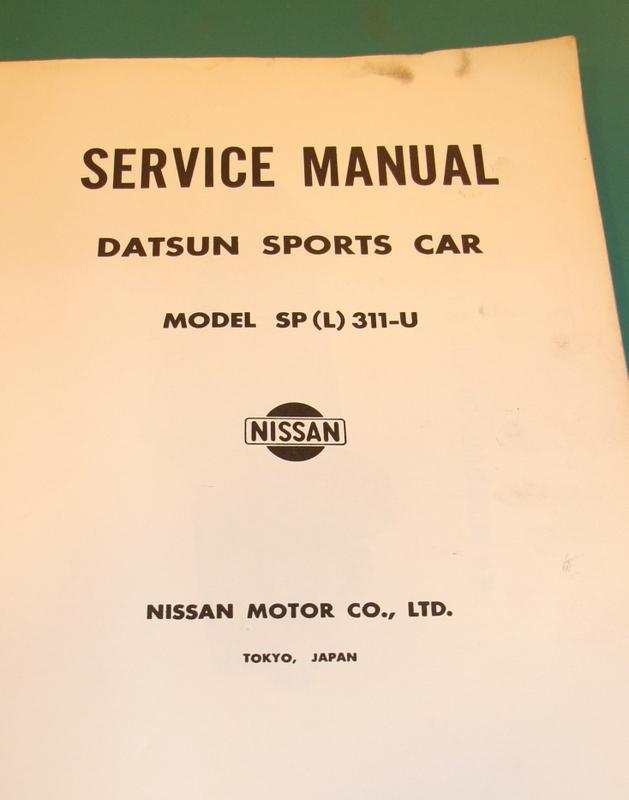 Datsun sports model sp311 series service manual original book in good condition