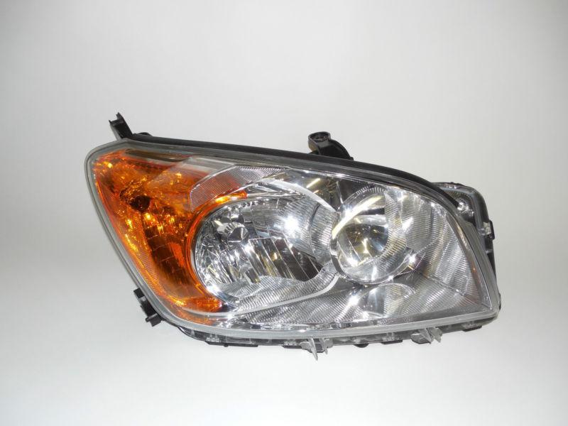 Toyota rav 4 head light