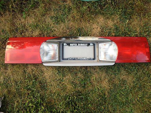 2002-2007 buick rendezvous      rear center tail light panel