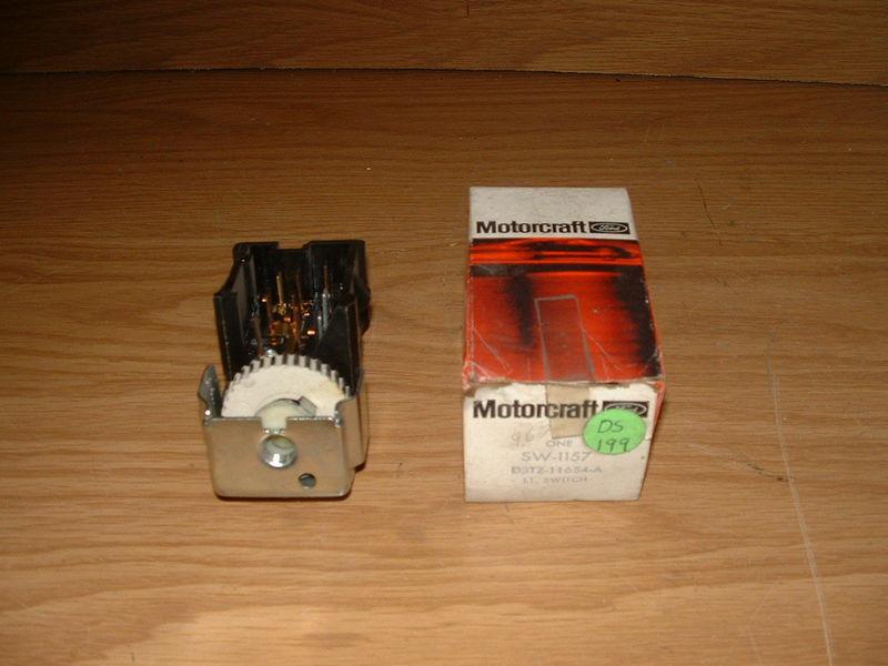 1973 ford truck nos motorcraft headlight switch sw-1157 d3tz-11654-a