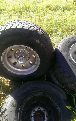 33 x 12.50 x 16.5 tires on 8 lug wheels