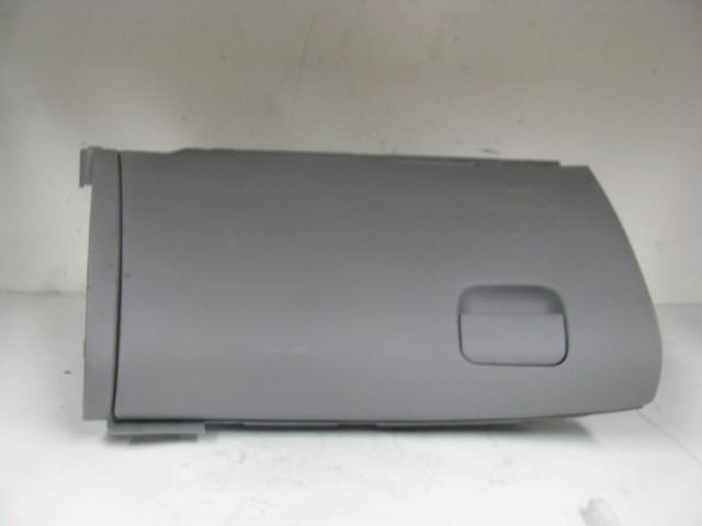 Glove box door hyundai elantra 2008 08 359915