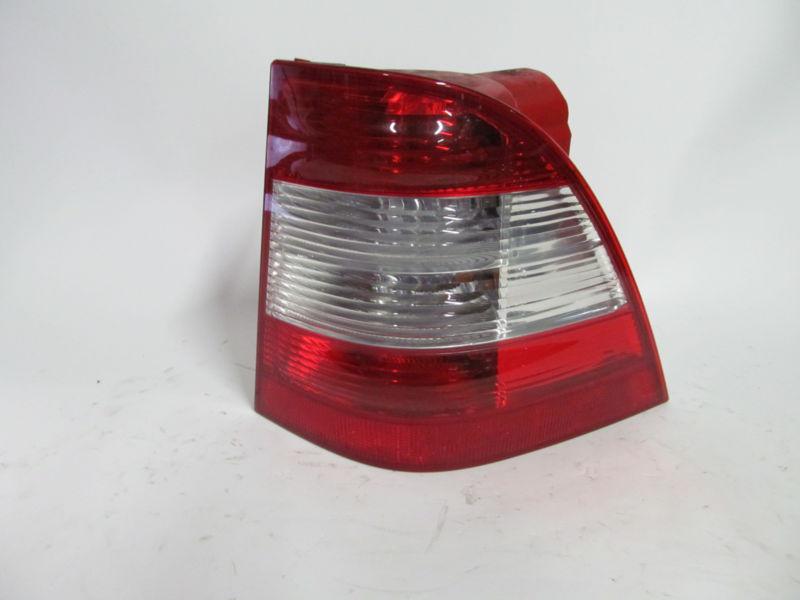 02 03 04 05 mercedes ml500 oem right tail light nice!