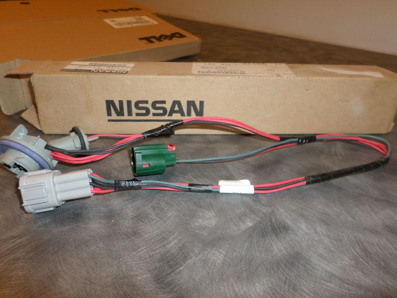 Nissan 26038zt50a genuine oem factory original socket & wire 