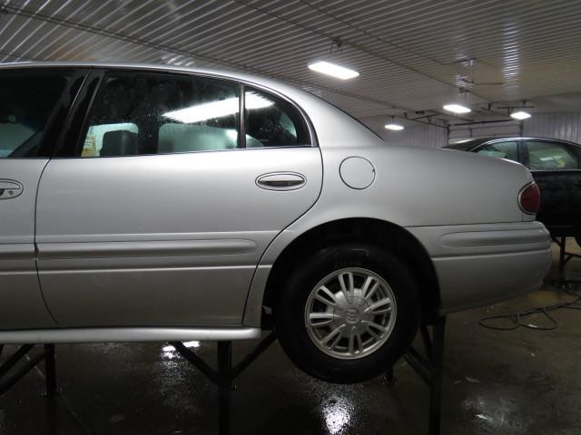 2003 buick lesabre 64722 miles rear or back door left 2402373