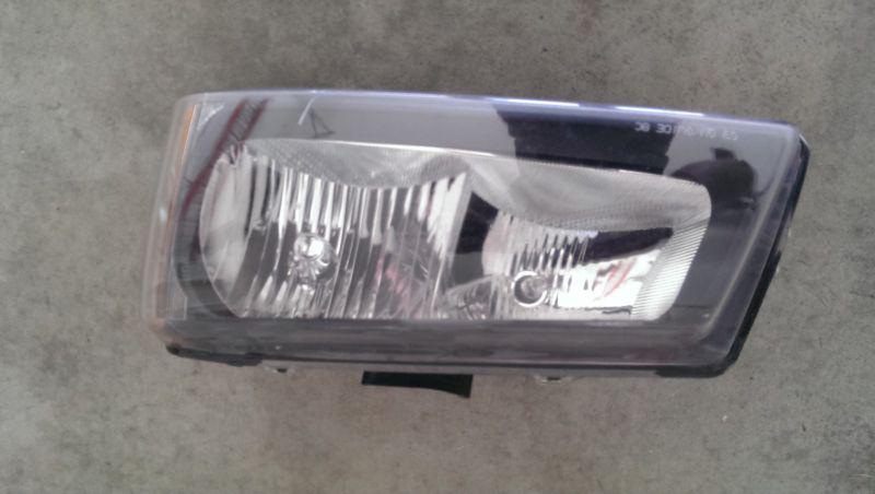 03-06 silverado left headlight rh 16530937 mg0623