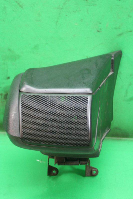 2002 honda goldwing gl1800 right trunk passenger arm rest speaker housing