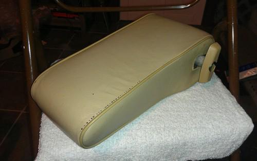 Mercedes w124 leather arm rest mushroom creme 300d 300e 300ce te 400e