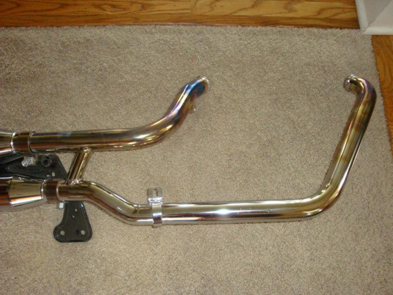 Sell 2011 HarleyDavidson OEM Exhaust header and mufflers in Liberty