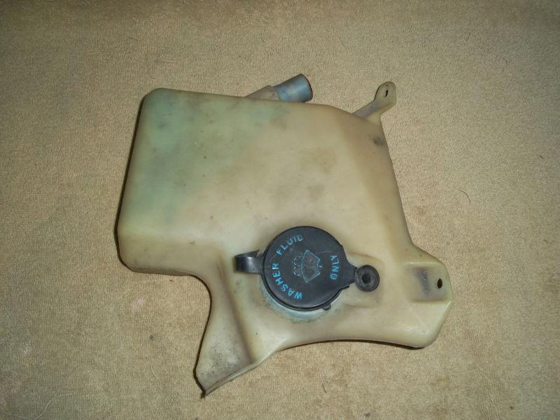 95-99 gm oldsmobile aurora windshiled washer fluid container oem 22127442