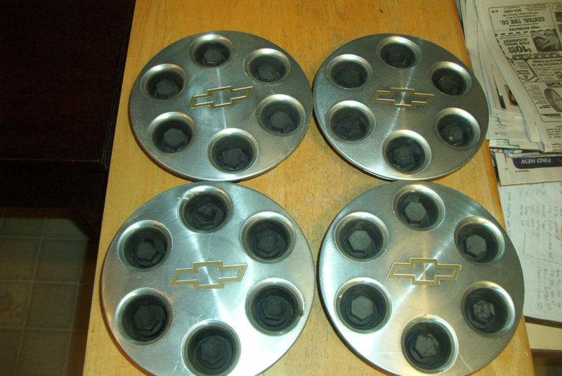 Set of 4 oe centers, 2000-03 silverado,tahoe,avalanche,suburban # `15004143