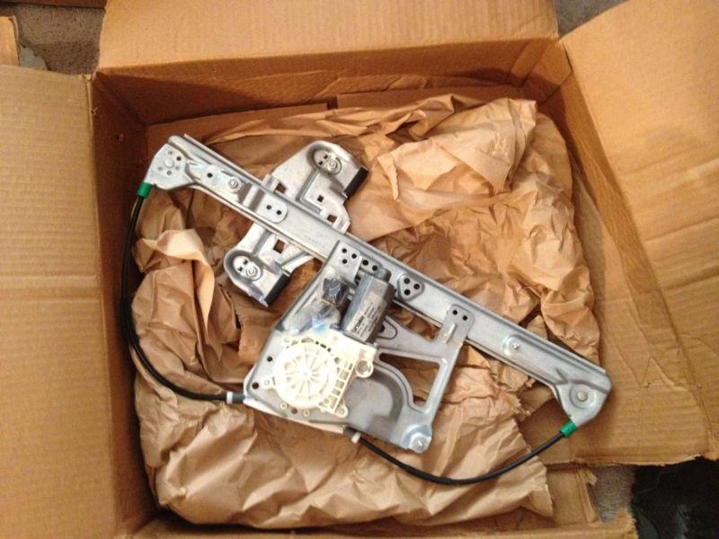 2000-2005 cadillac deville driver front window regulator & motor part# 10393236