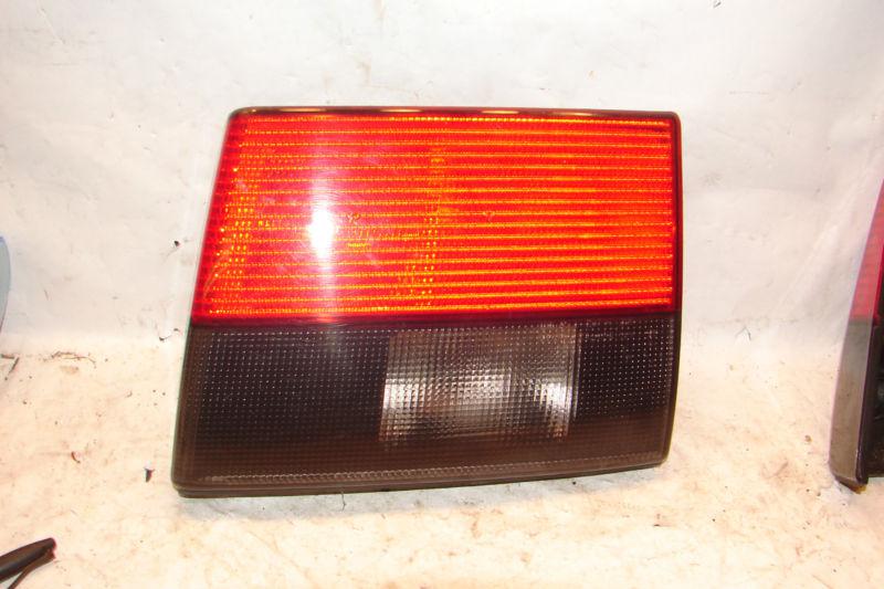 99 00 01 saab 9-5 wagon driver side inner tail light with bulbs