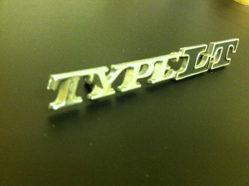 1974 chevy camaro type lt emblem vintage (original)