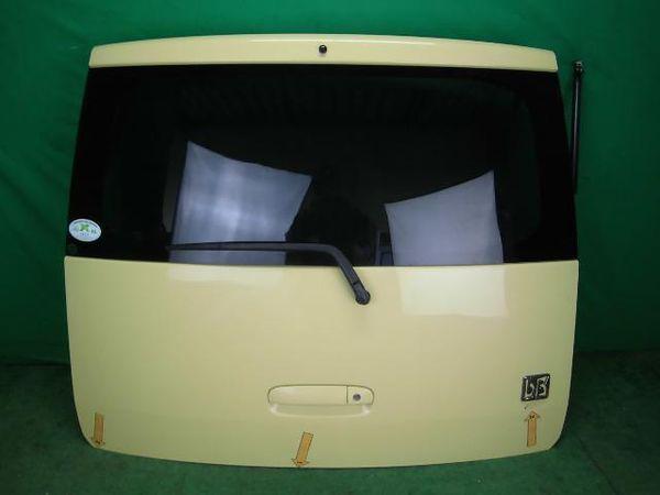 Toyota bb 2000 back door assembly [0115800]