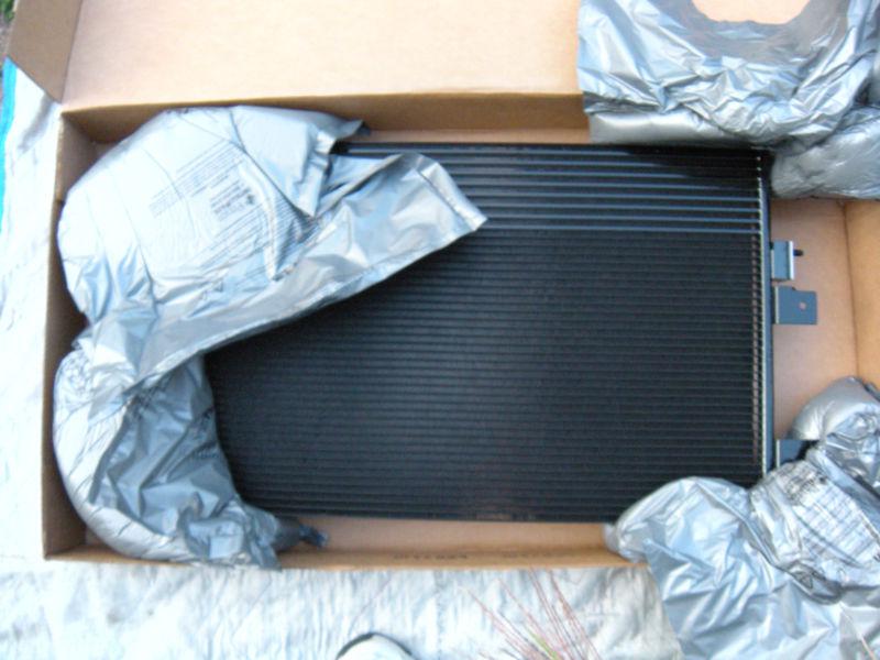 Avenger, patriot, compass, sebring, and caliber mopar 68004053aa a/c condenser