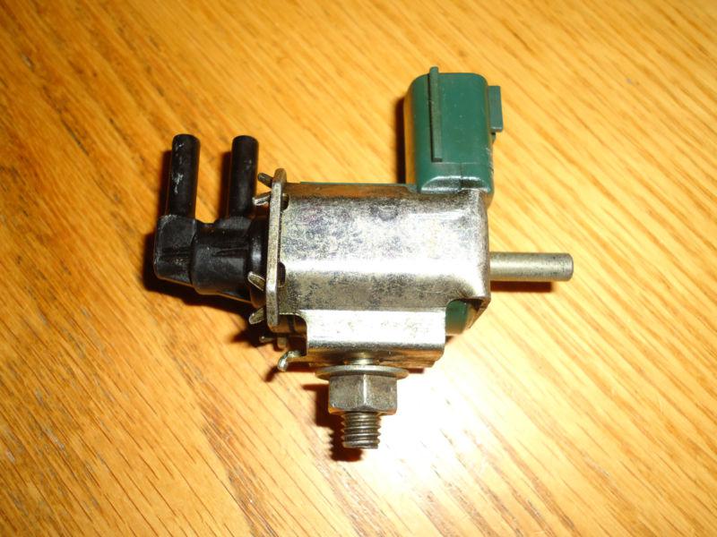 Nissan sentra altima maxima quest i30 egr vacuum switch valve vsv k5t46581  *