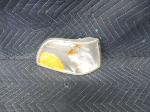 97-02 volvo v70 c70 s70 right passenger corner light turn signal 9151475