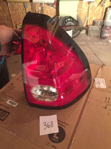 01 02 03 04 05 aztek right tail light