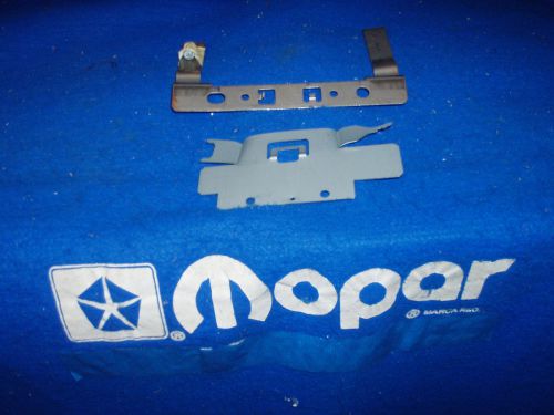 05 06 07 mopar rec 56038646al dodge chrysler jeep nav cd radio mounting brackets