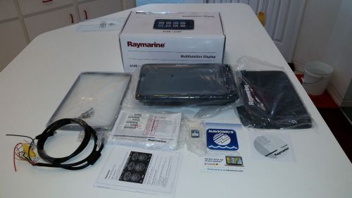 Raymarine e125 multifunction display