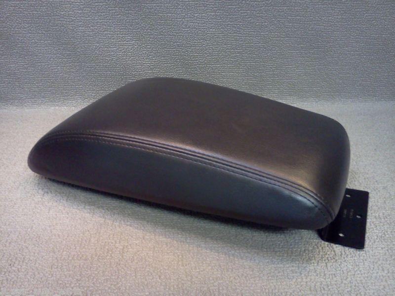 Buick lucerne arm rest lid center console black 2006 2007 2008 2009 2010 2011