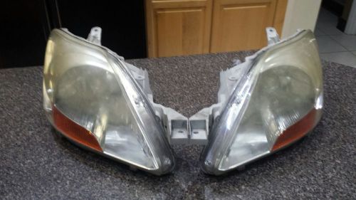 2007 toyota yaris headlights