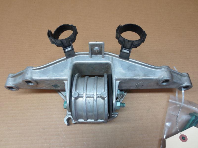 01 porsche 986 911 boxster front motor mount engine mounting bracket  36,628