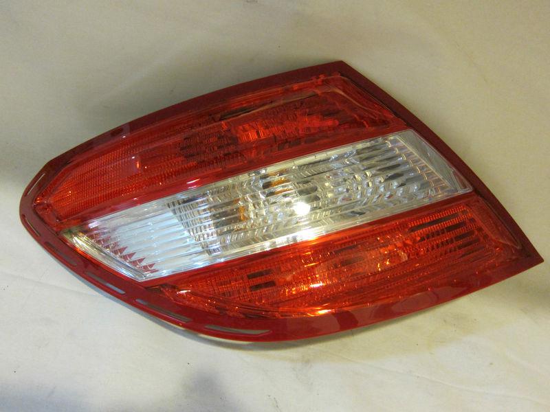 08-11 mercedes c-class tail light -- oem lh-driver side