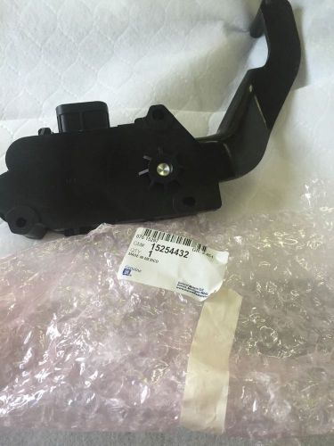 04-09 gm tilt cab accelerator pedal 15254432 app tps gm gm part number 15254432