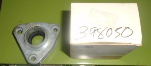 1 nos omc johnson evinrude lower end cap  1986-1989 20 25 28 30 35 hp p/n 398050