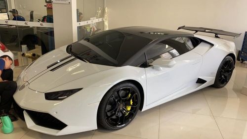 Dry carbon rear spoiler for lamborghini huracan  (private listing)