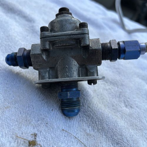 Holley fuel pressure regulator with bracket and line